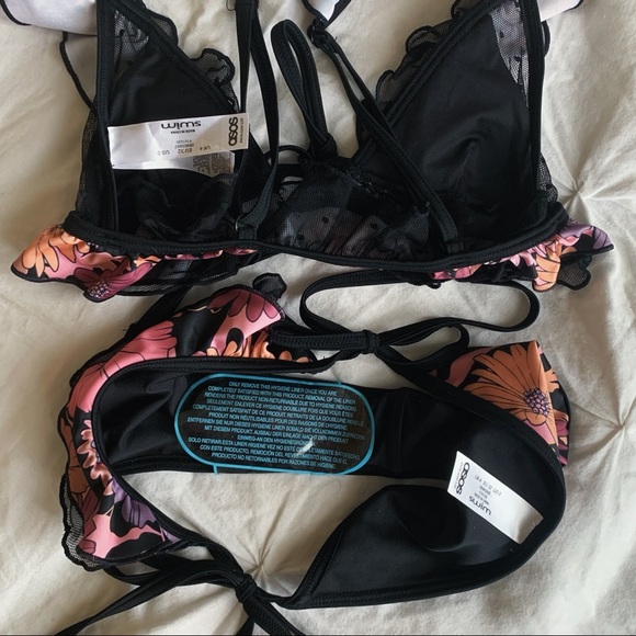 🖤NWOT // ASOS ruffle bikini set🖤 - Picture 2 of 4